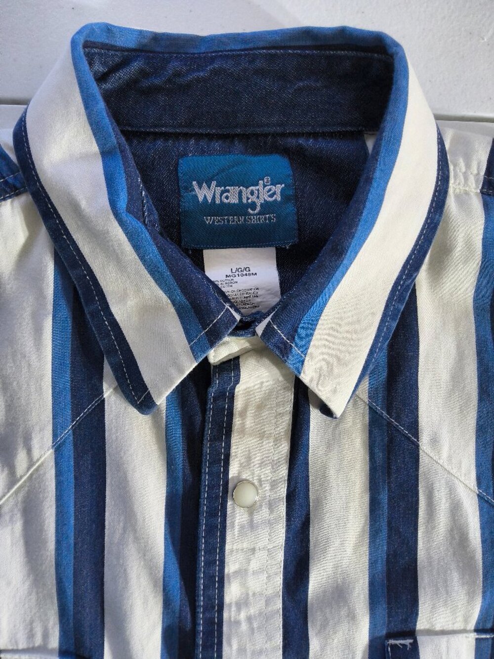 VTG Wrangler Mens blue white striped pearl snap cowboy rodeo shirt